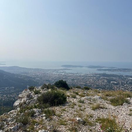 Hauteurs De Toulon : Charmant Studio Piscine Екстериор снимка
