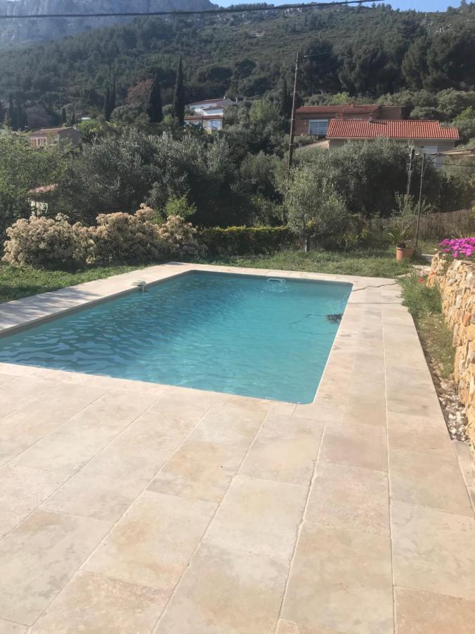 Hauteurs De Toulon : Charmant Studio Piscine Екстериор снимка